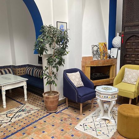 Riad Aicha Asilah Luaran gambar