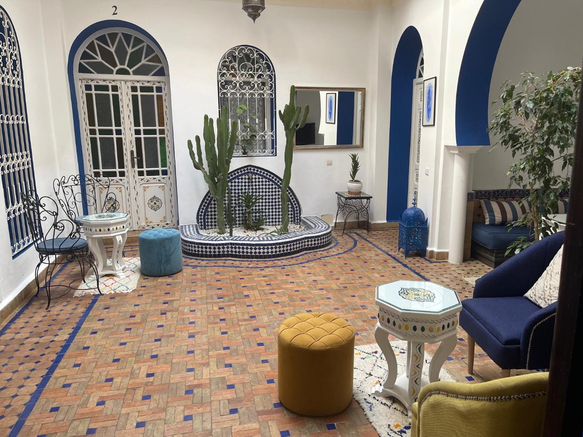 Riad Aicha Asilah Luaran gambar