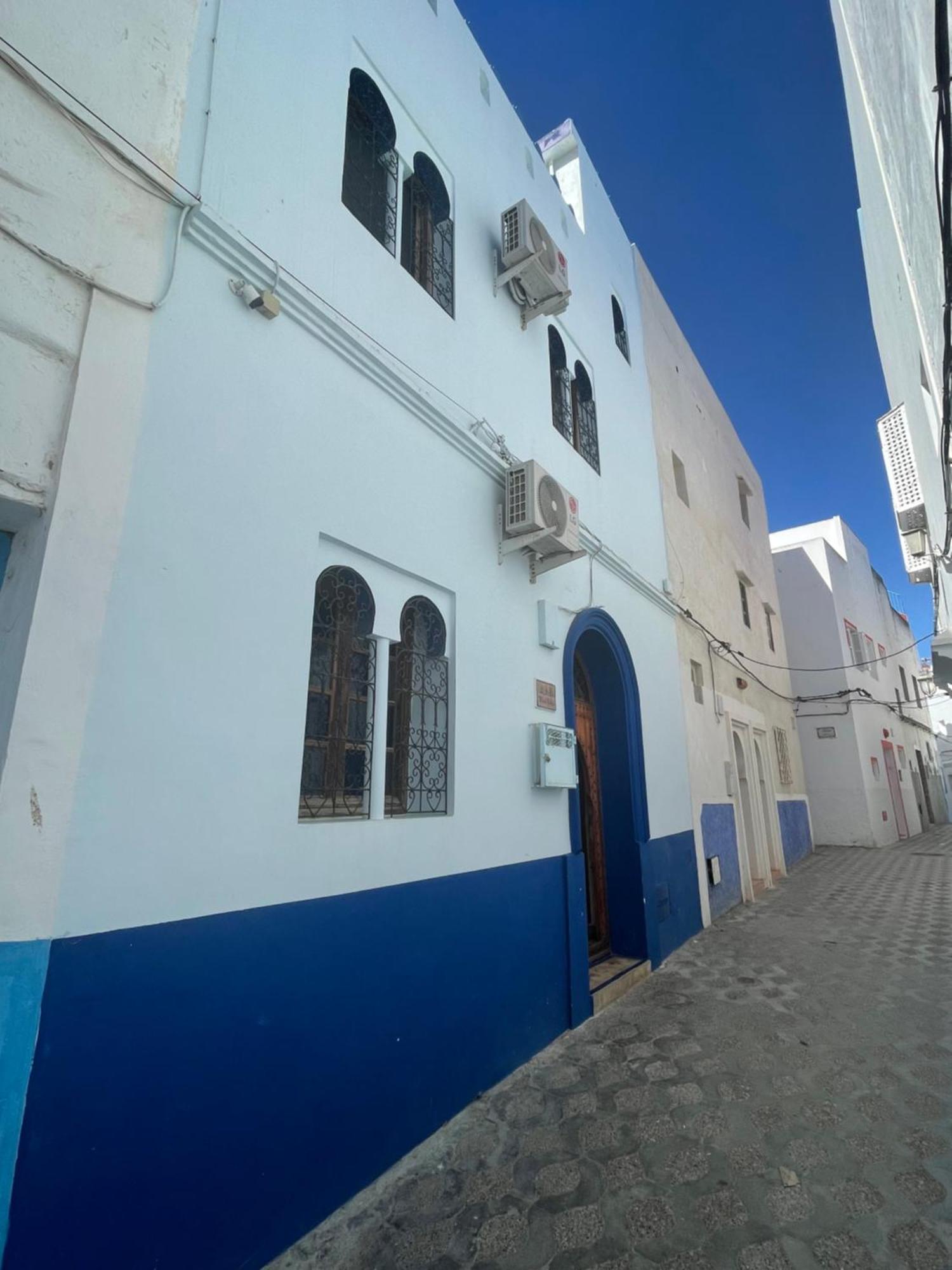 Riad Aicha Asilah Luaran gambar