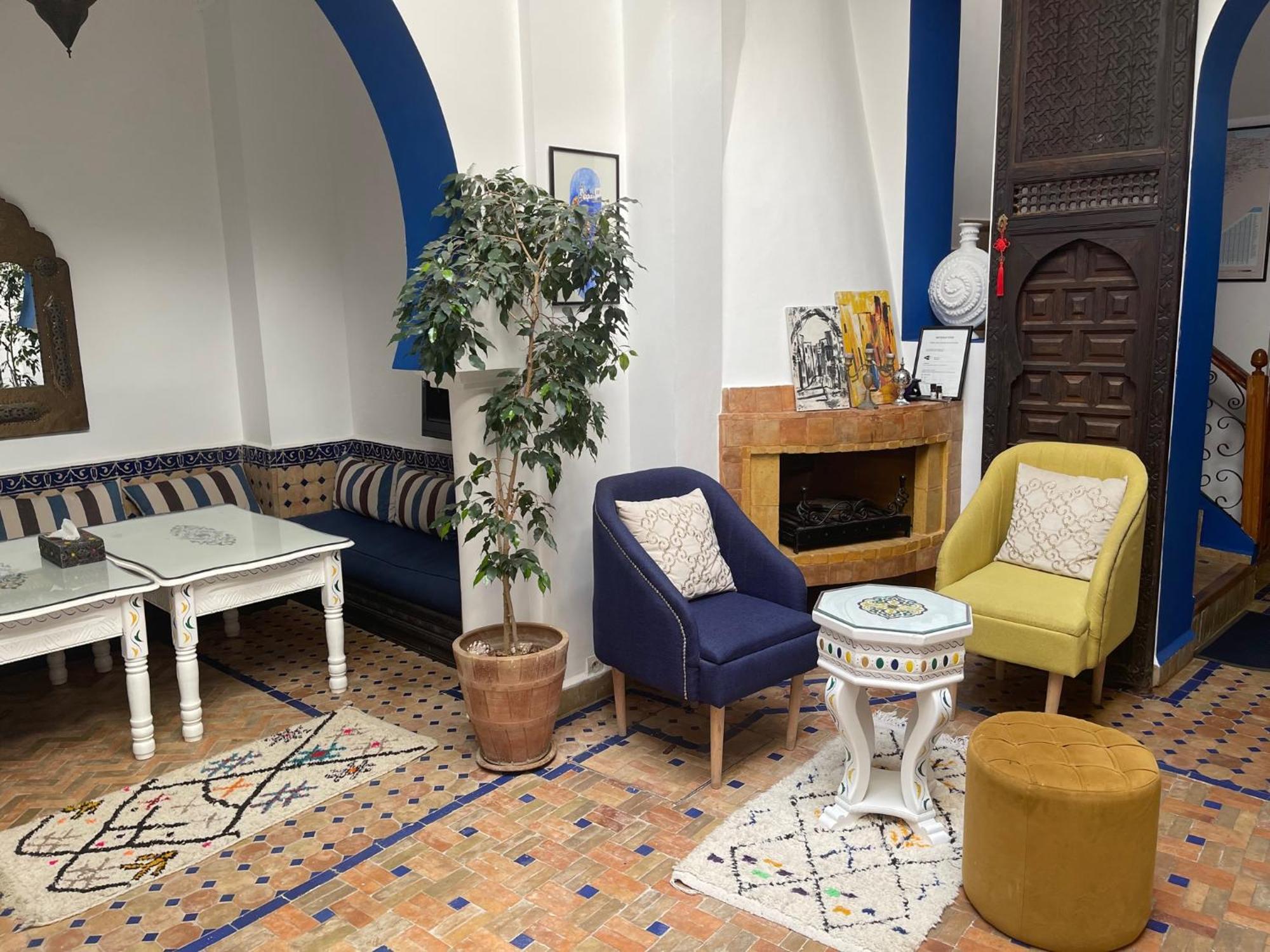 Riad Aicha Asilah Luaran gambar