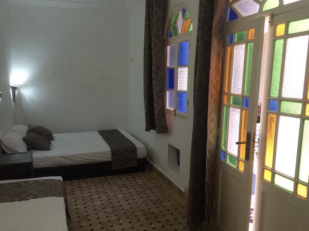 Riad Aicha Asilah Luaran gambar