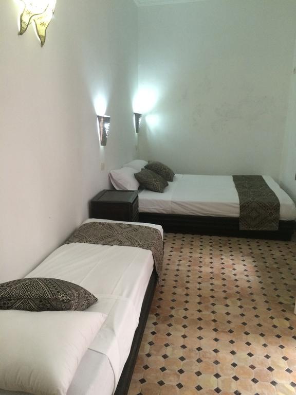 Riad Aicha Asilah Luaran gambar
