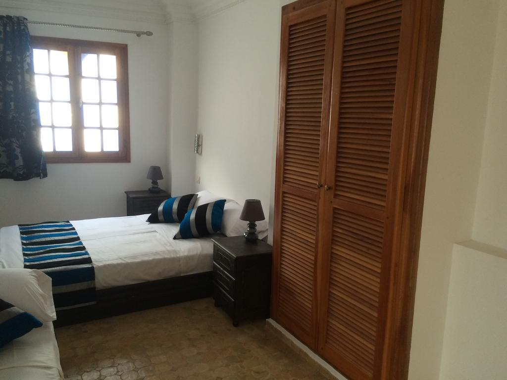 Riad Aicha Asilah Luaran gambar